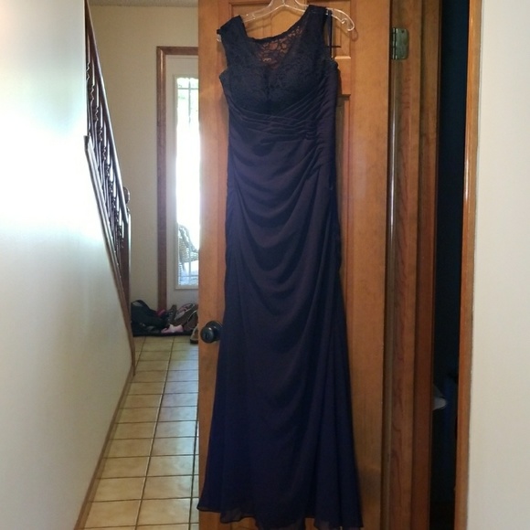 Formal Dress - Picture 2 of 3